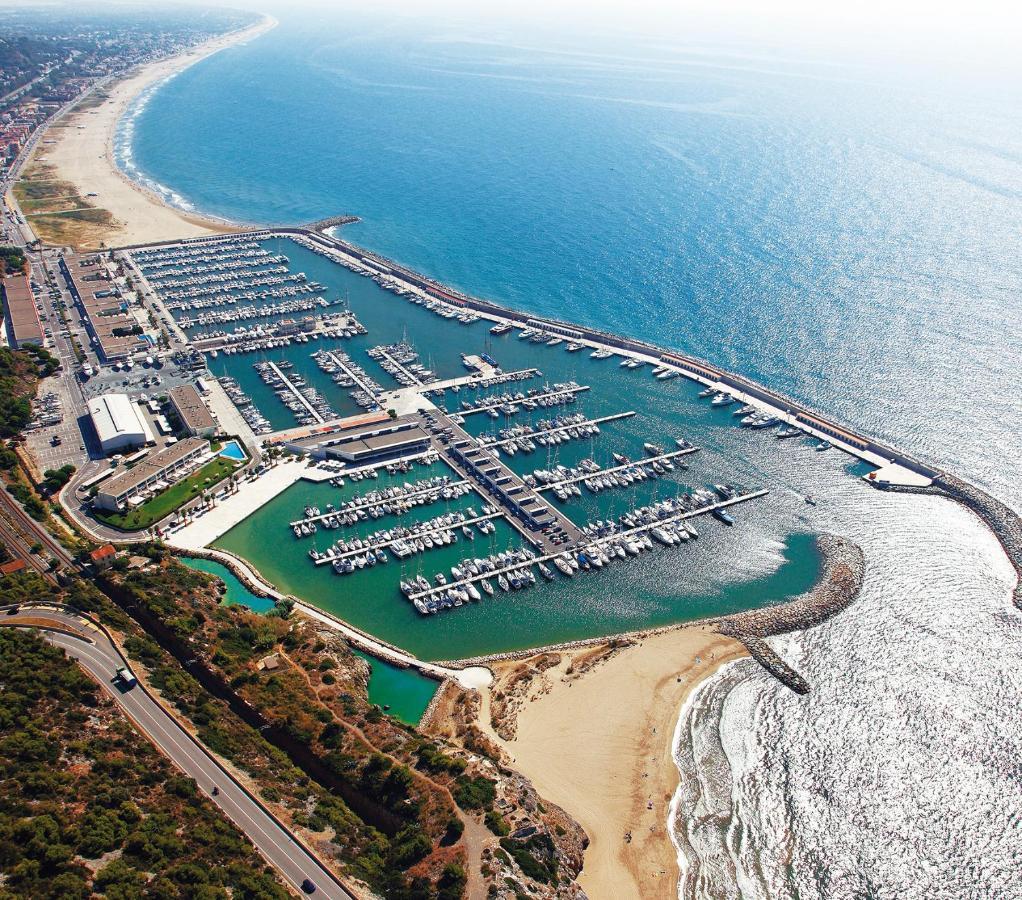 Luxury 45 Hotel Castelldefels Buitenkant foto